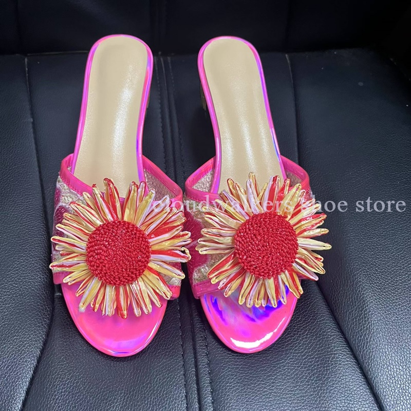 Embroidery Embellishments - Sandalias de Verano con Bordado Iridiscente