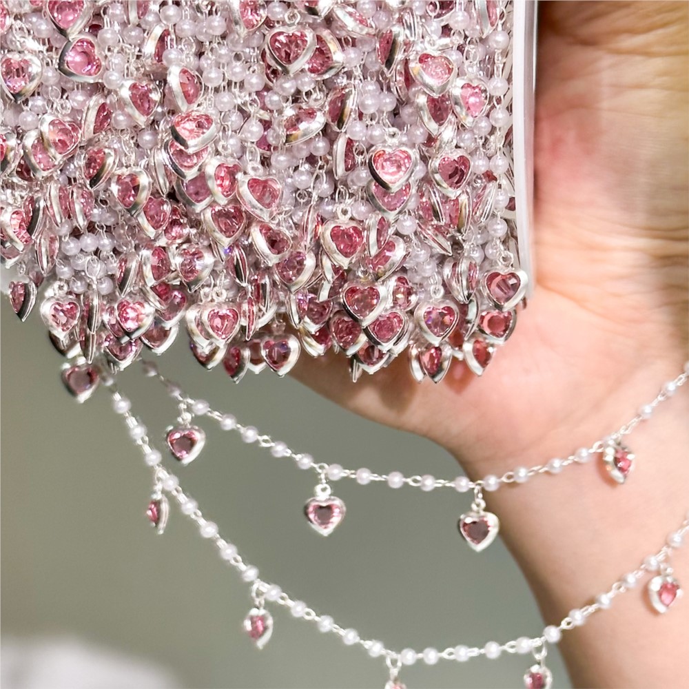 Pearl Trim Chain - Cadena de Latón con Corazones de