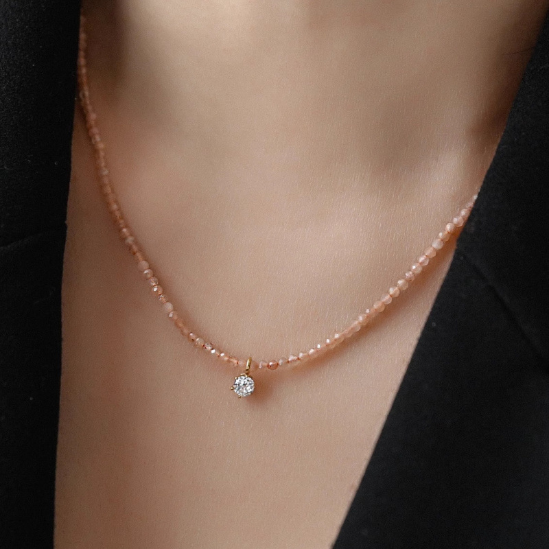 Collar con colgante de circón  - Pearl Trim Chain reseña y precio