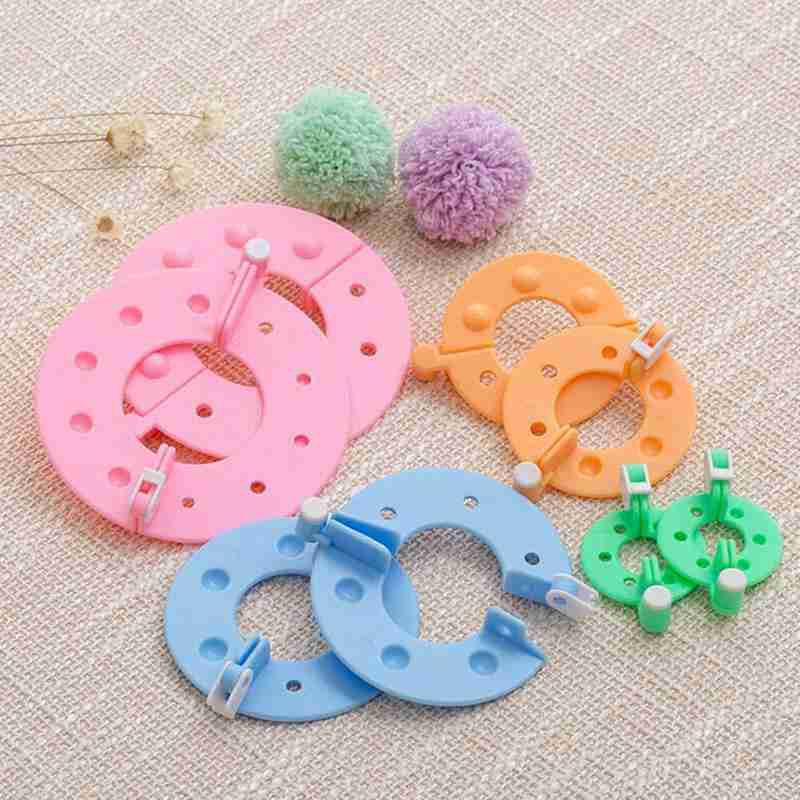 Juego de 8 Moldes de Plástico  - Pom Pom Maker Tool reseña y precio